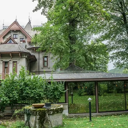 Landhuis Mon Repos *